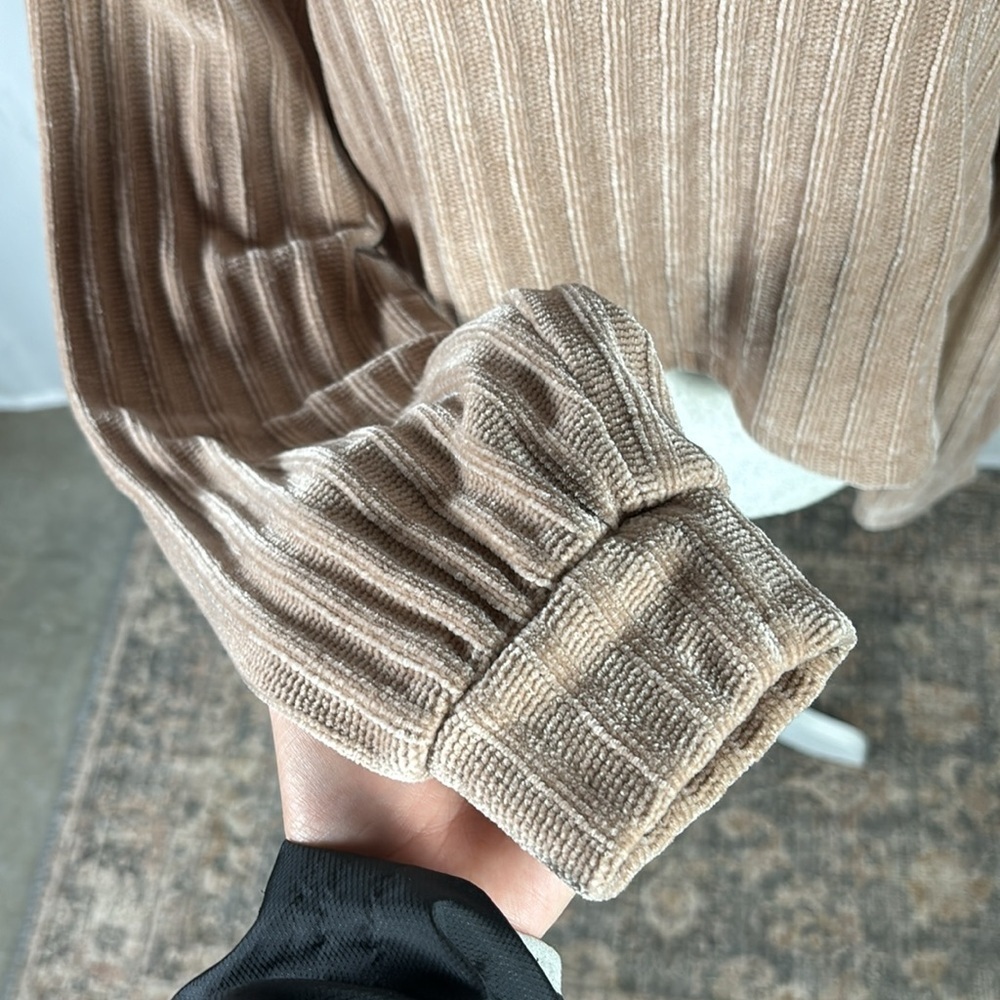 Altar'd State Oversized Cropped Turtleneck Sweater - Picture 3 of 6